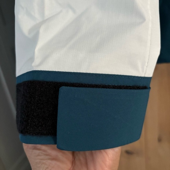 QUIKSILVER Ultralight 20K Technical Snow Jacket Size Large - Picture 5 of 13